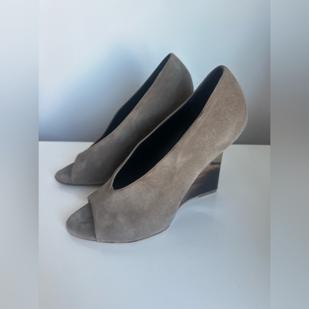 Burberry Suede Reyard Wedge Pumps – Size 37.5 (Fits US 7)